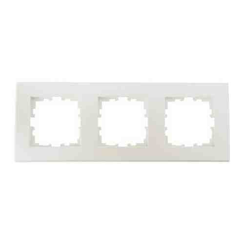 Рамка для розеток и выключателей Lexman Виктория плоская, 3 поста, цвет жемчужно-белый